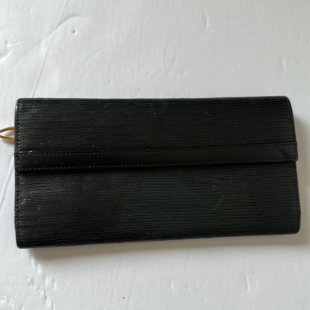 Tusk leather wallet